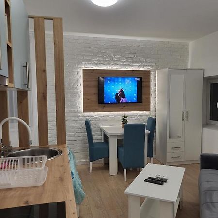 Harmony Suites Sajmiste Buitenkant foto