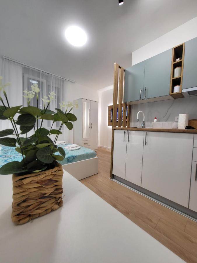 Harmony Suites Sajmiste Buitenkant foto