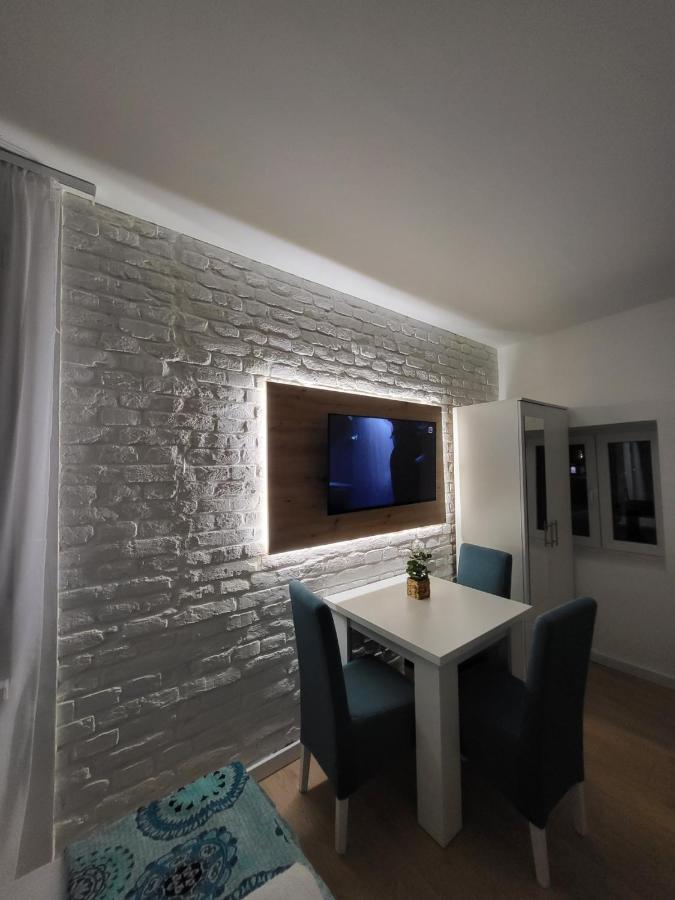 Harmony Suites Sajmiste Buitenkant foto
